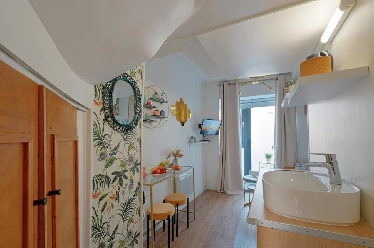 Apartament Cosy Renovated Studio In Heart Of Marais, Best Area To Discover In Paryż 0*,  Francja